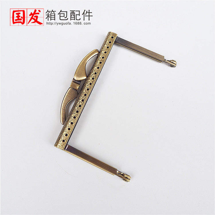 Sin stock: 12.5 pies de paparazzi en relieve cuadrado cabeza de cola de pez boca de oro bronce