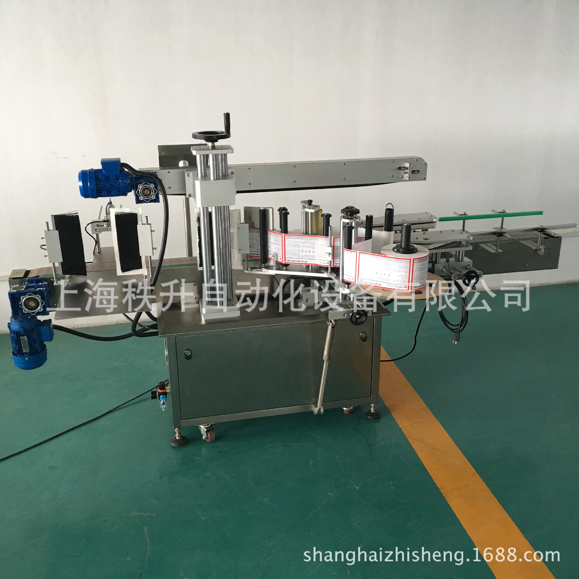 侧面贴标签机 润滑油扁瓶贴标机 一标三面多功能贴商标源头厂家