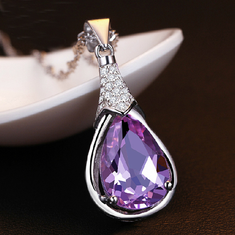 fashionable necklace with amethyst