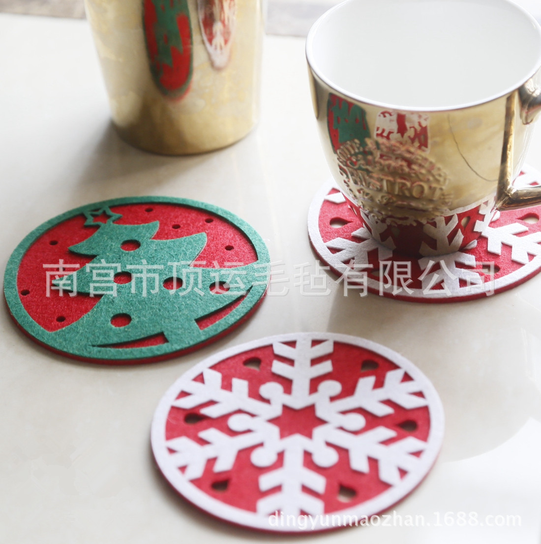 圣诞节毛毡镂空茶杯垫 可爱卡通保温毛毡防滑杯垫 新款隔热餐桌垫