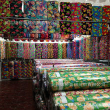 人棉印花斜纹布30*30双面斜纹哔叽印花布30*24杨柳绉黑白色现货