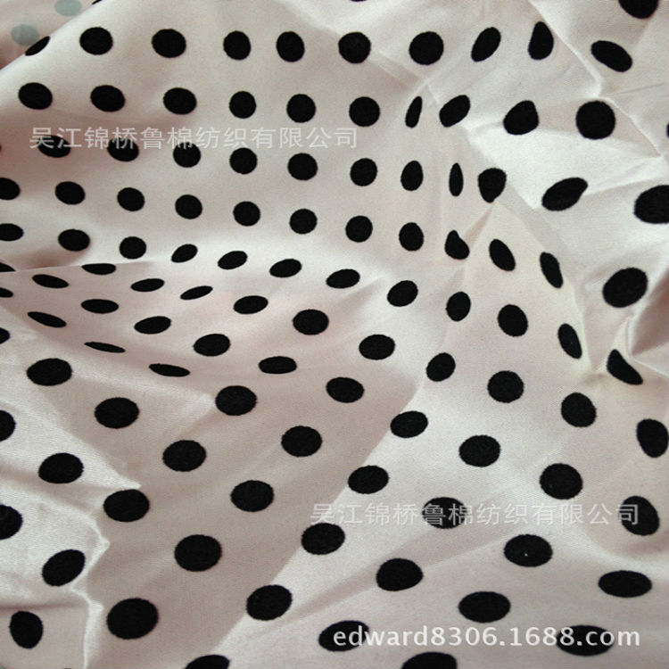 圆点植绒锦涤纺起绉烫金轧光皮膜水洗印/植花绗缝棉格子提花210T