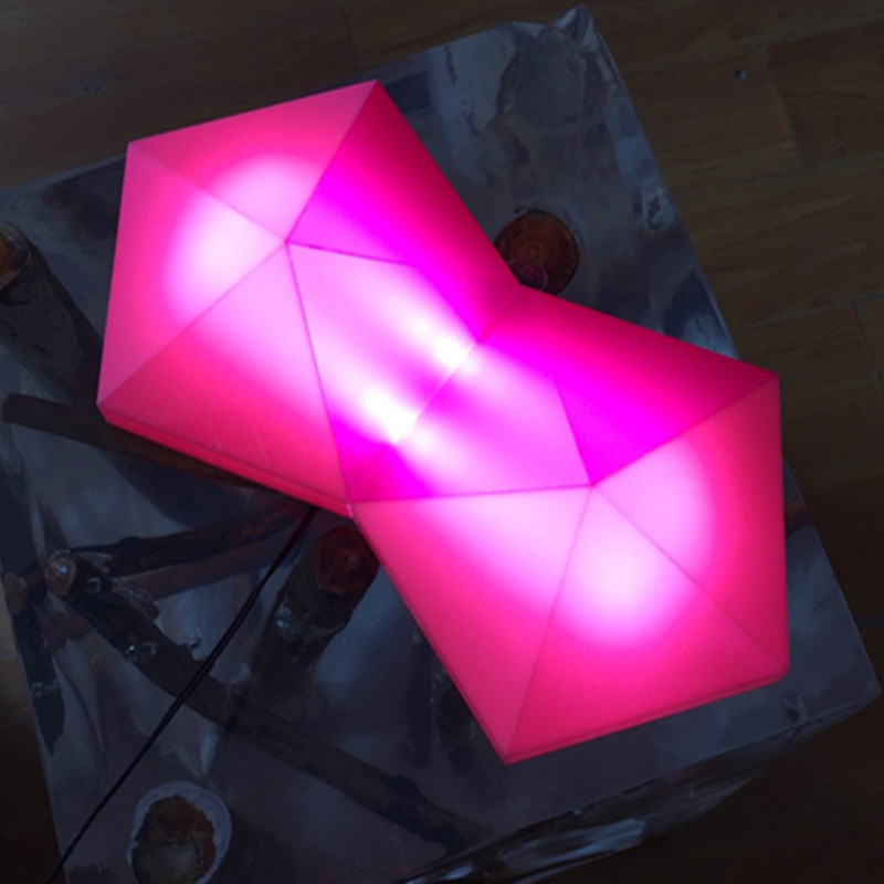 LED灯箱红色菱形发光独特造型亚克力制品厂家制作工艺品创意造型