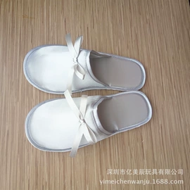 挂饰挂件;礼品袋;钥匙扣及钥匙扣配件