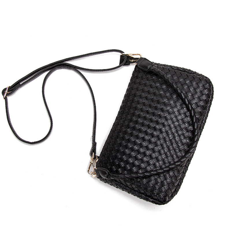 Women's Bag 2026 New Style Handmade Woven Crossbody Shoulder Bag Simple Fashion Underarm Bag Handbag Wholesale