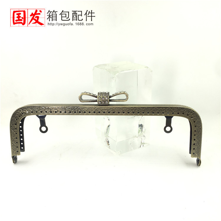 No hay stock, necesita hacer: 20cm de diamantes en relieve cuadrado de una sola capa de arco de oro de diamantes de oro