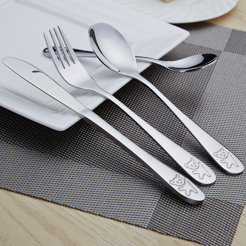 Suministro directo de fábrica Jieyang cuchillo de vajilla de acero inoxidable, tenedor y cuchara 24 piezas lindo oso para niños cuchillo de comida occidental y traje de tenedor
