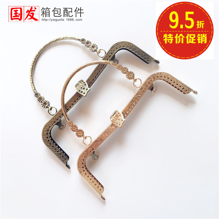 20% de descuento especial 20cm cintura cóncava en relieve hojas pequeñas tres flores de mano oro con mano oro