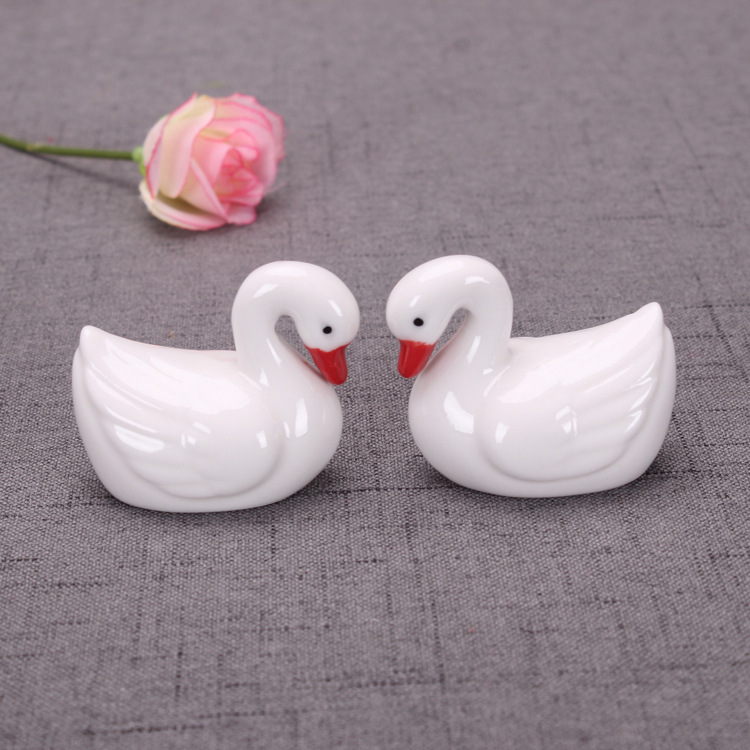创意陶瓷筷子架12692白天鹅小天鹅筷子架笔架陶瓷工艺品小摆件