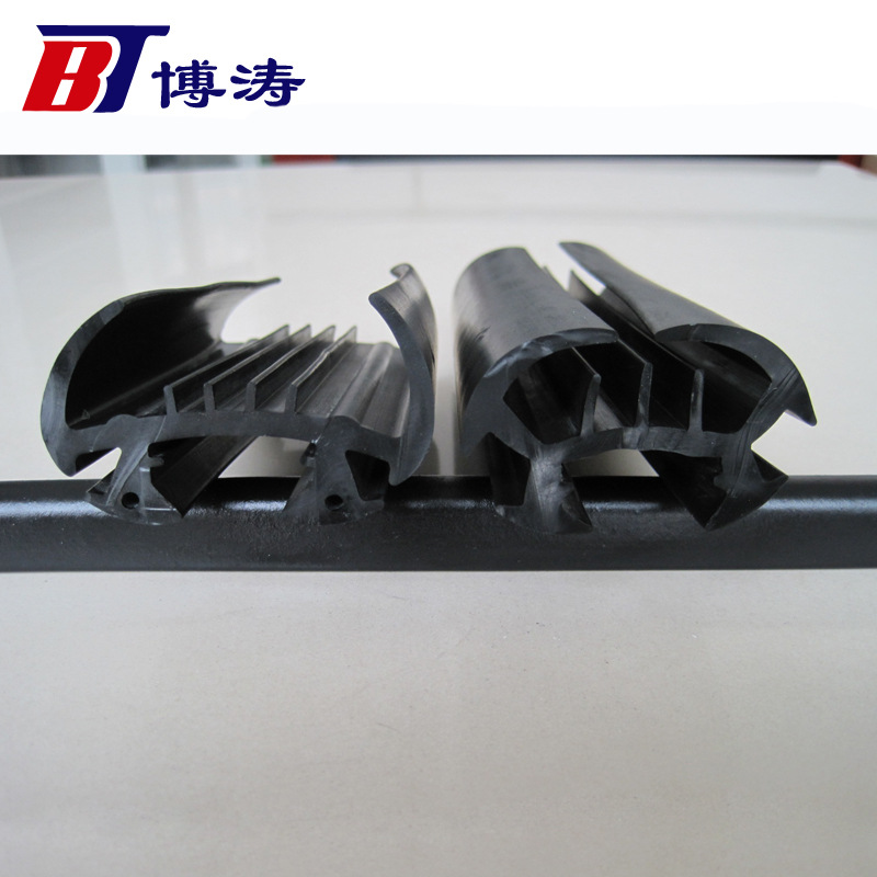 清河县泰丰橡塑专业制作大客车密封条 大客车门密封条