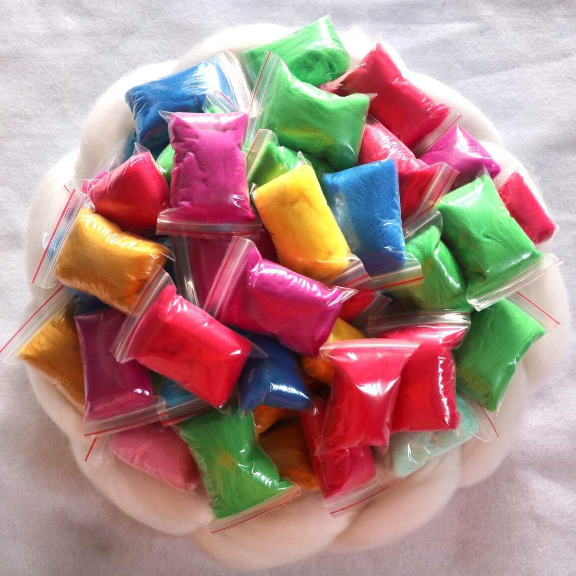 厂家直销66S羊毛毡戳戳乐材料包36色手工DIY针毡湿毡彩色羊毛套装