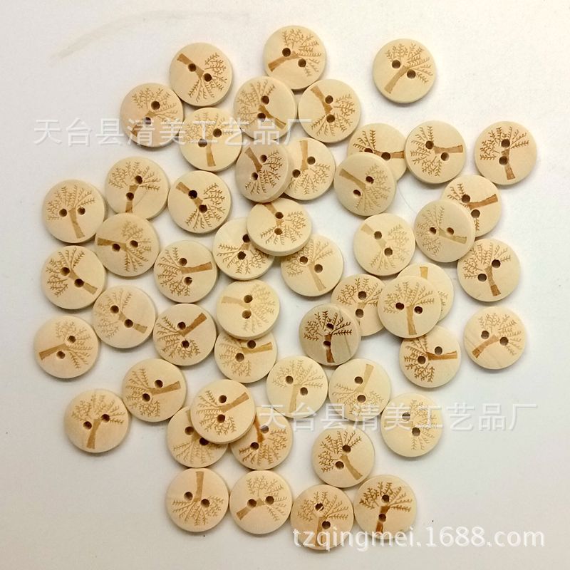 15-30mm láser de madera árbol grande botón de madera decoración grabado láser árbol grande botón artesanía 50 piezas un paquete