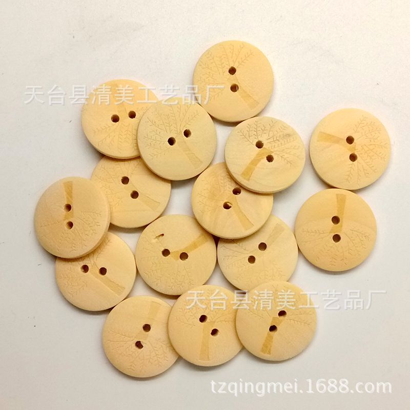 15-30mm láser de madera árbol grande botón de madera decoración grabado láser árbol grande botón artesanía 50 piezas un paquete