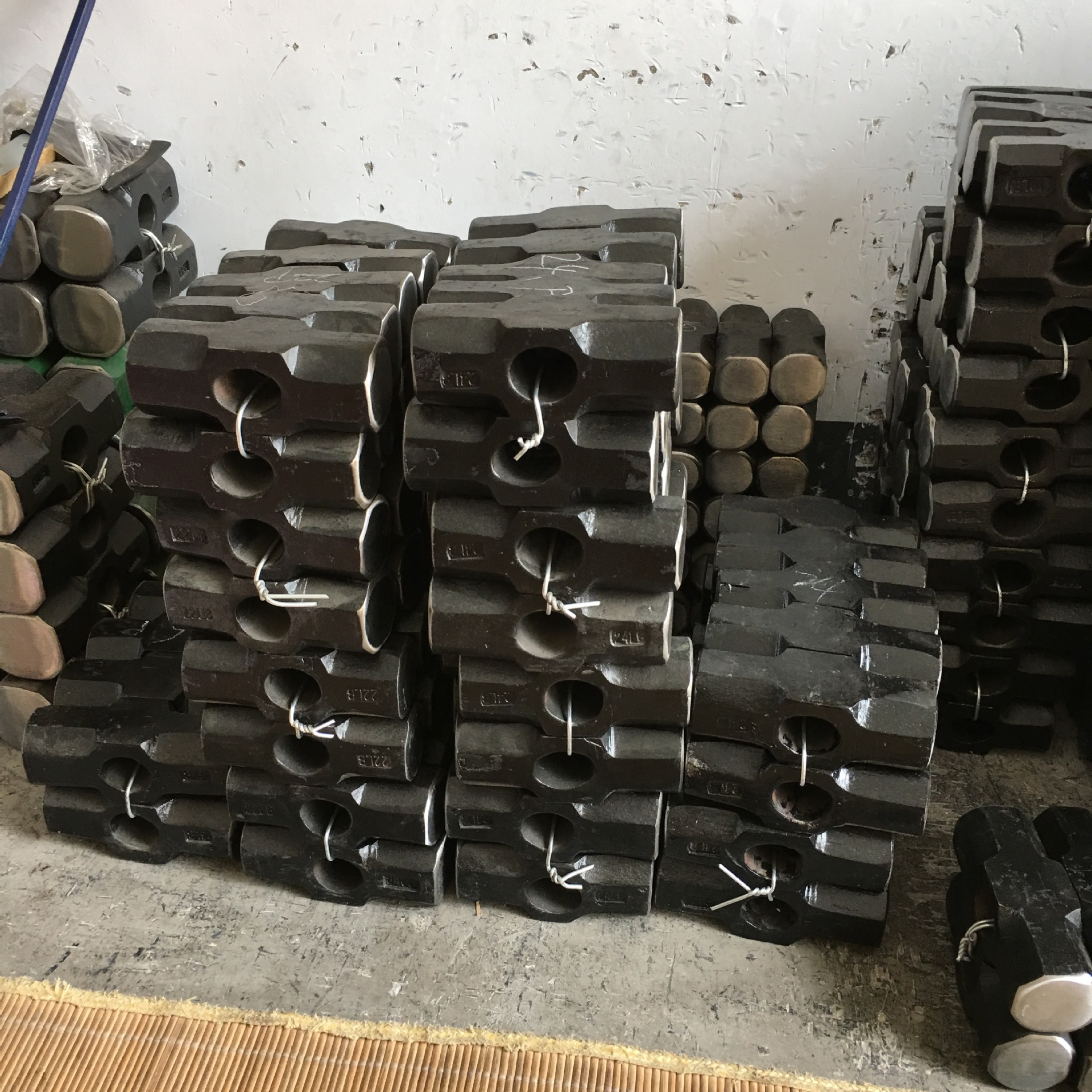 自产自销八角锤大锤头八磅锤子榔头倒桩锤头红绿黑耐用碳钢锤头