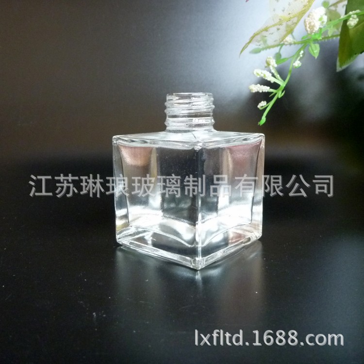 厂家直销50毫升方形玻璃香薰瓶家居无火香水香薰瓶正方形玻璃香薰