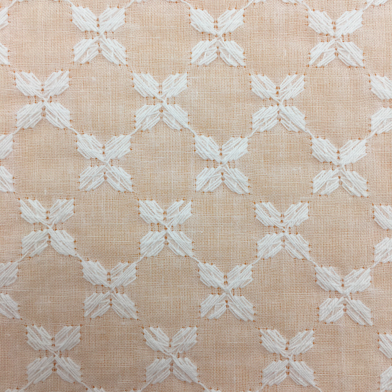 厂家供应 小梅花棉布刺绣面料 棉布满幅刺绣打孔花 白色棉布花边