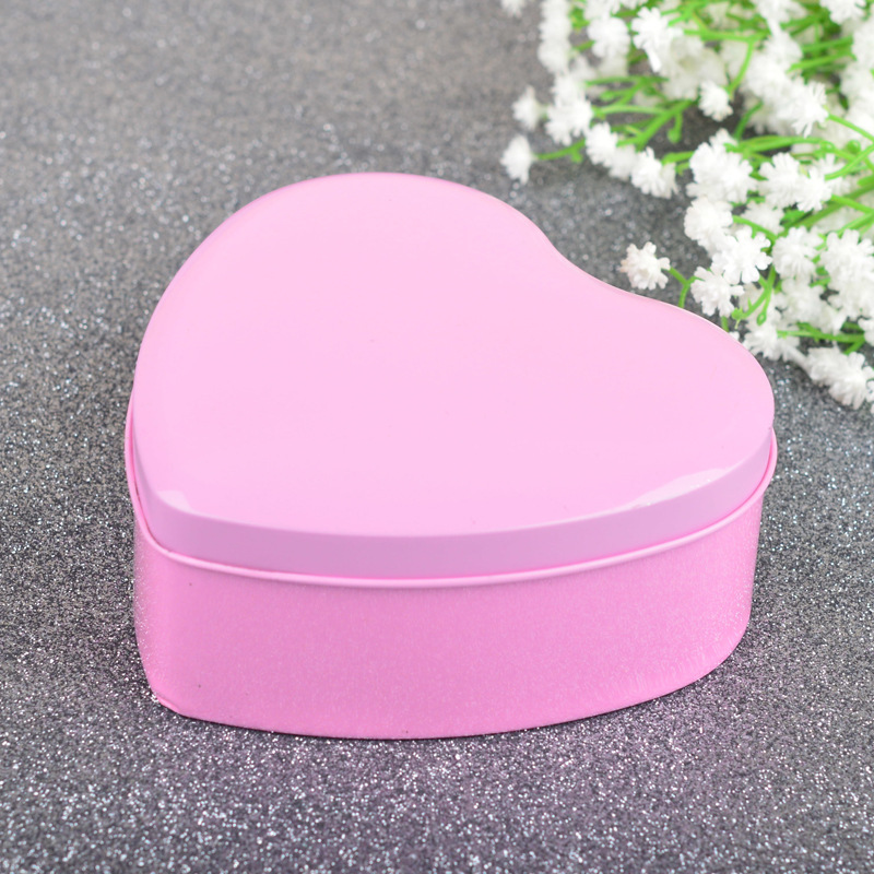 Caja de dulces de hojalata de regreso de la boda creativa caja de hierro en forma de corazón grande color de caramelo puede contener fabricante de caja de hierro de cigarrillos en stock