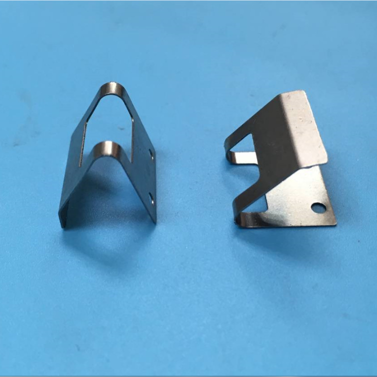 冲压厂家专业小五金冲压件异形弹片连续成型折弯不锈钢弹片铜片