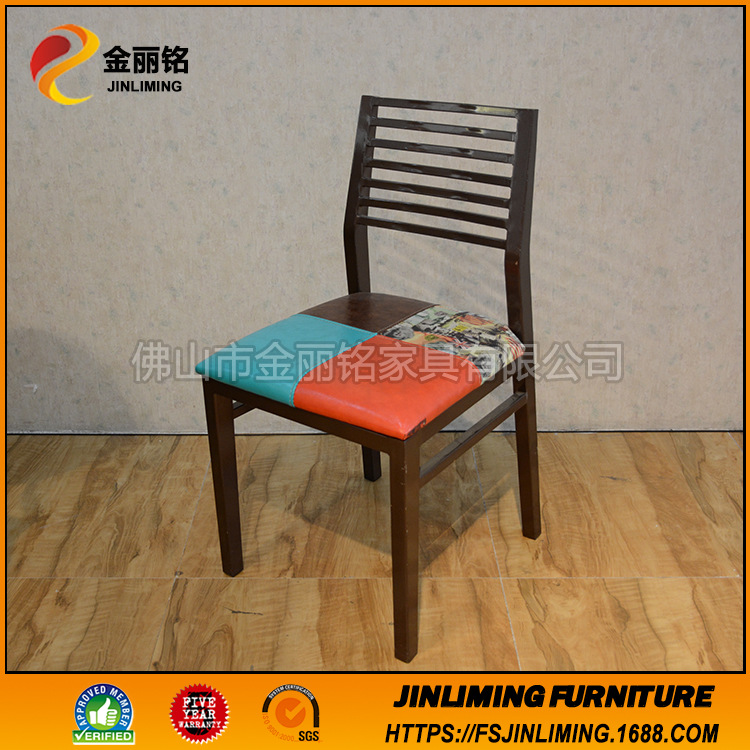 Fábrica al por mayor tema comedor silla ocio hierro respaldo silla simple fideos tienda caja mesa y silla combinación restaurante mesa y silla