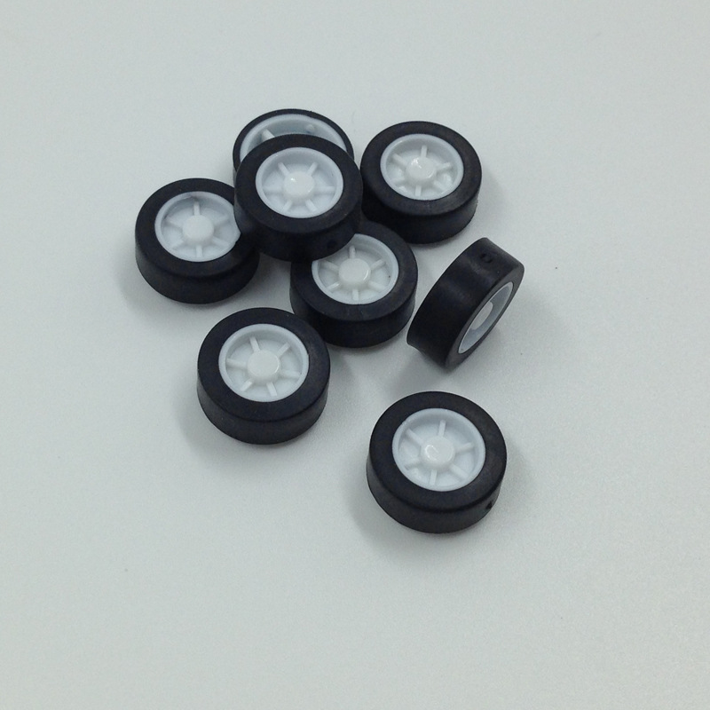Ecological plastic wheel