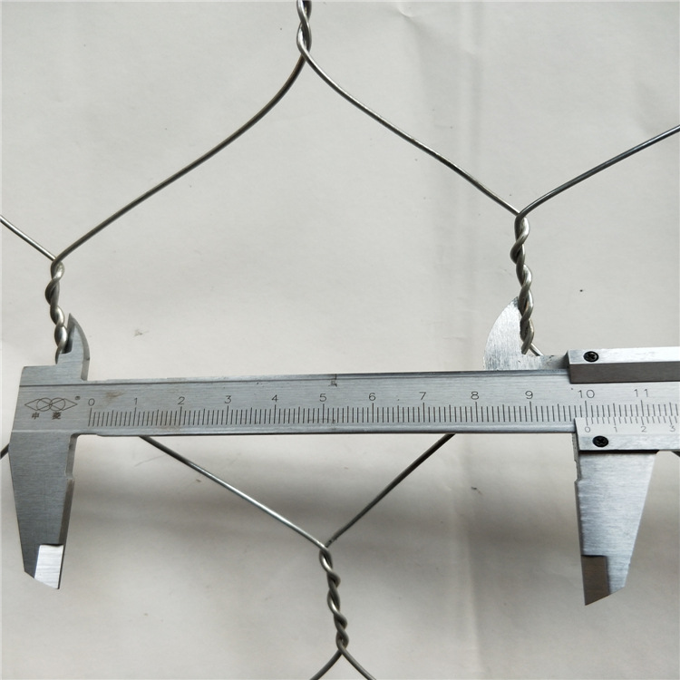 热镀锌铁丝镀锌网10公分正拧六角网防护网热镀锌防羊网养殖网建筑