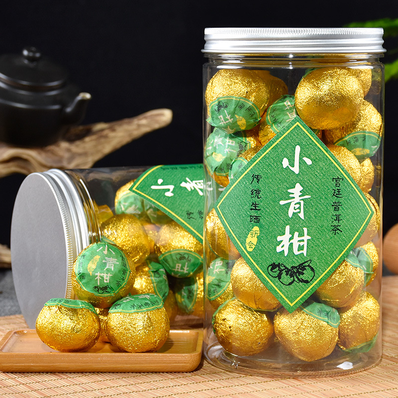 A large bulk of Jiatianhe small green tangerine Pu-erh tea in transparent cans, 250g green tangerine Pu-erh tea, one piece for random distribution