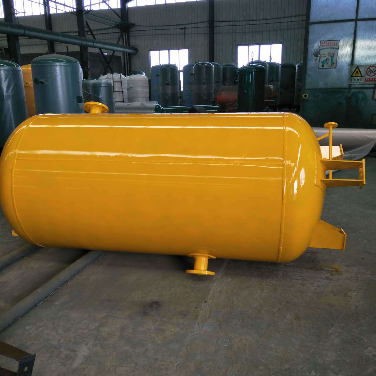 蒸汽储气罐生产厂家30立方缓冲罐高压蒸汽罐气力输送器厂家仓泵
