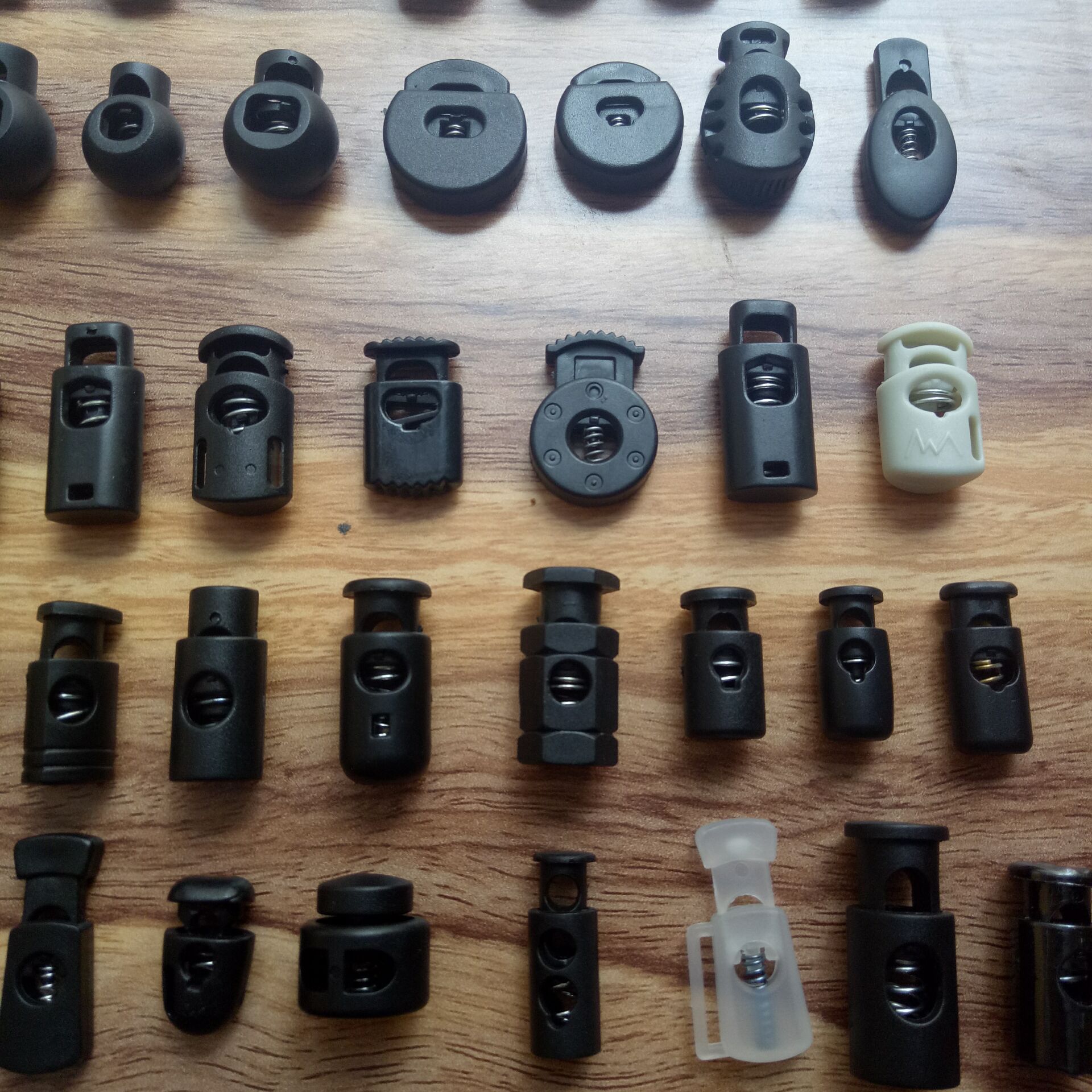 （工厂旗舰店）两孔绳扣弹簧扣 厂家直销服装用绳扣弹簧扣