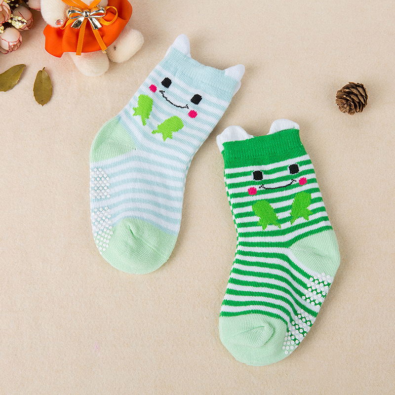 Estilo coreano 2 pares de calcetines tridimensionales para niños calcetines de bebé de algodón animal de dibujos animados al por mayor calcetines de dispensación antideslizantes D003
