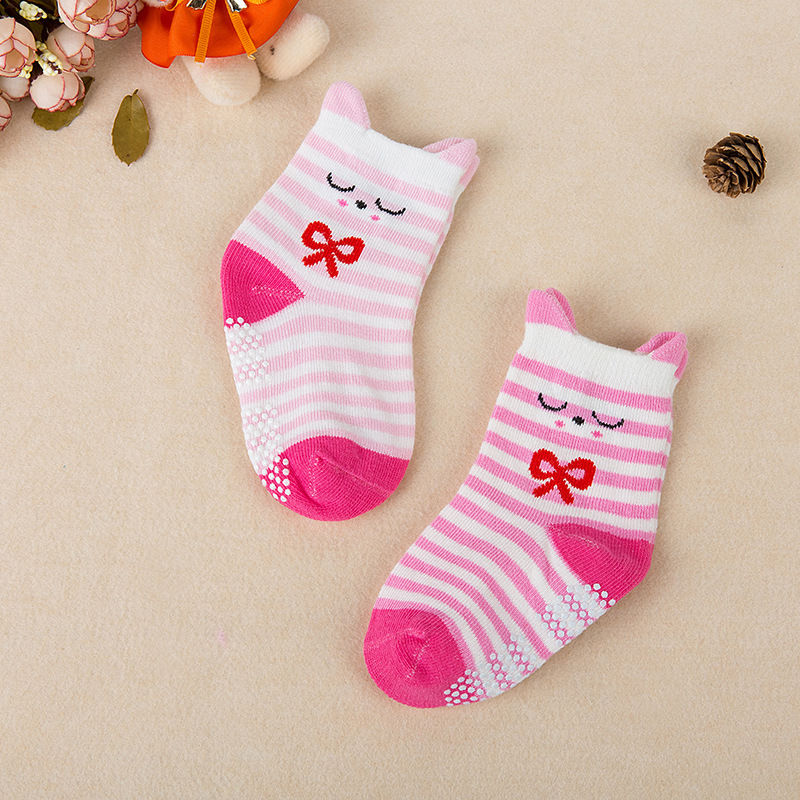 Estilo coreano 2 pares de calcetines tridimensionales para niños calcetines de bebé de algodón animal de dibujos animados al por mayor calcetines de dispensación antideslizantes D003