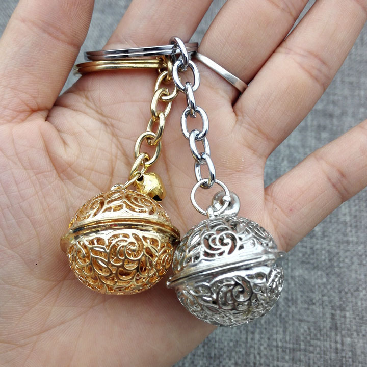Llavero de campana de oro y plata A1333, colgante de llavero para tienda de 2 yuanes de Yiwu, venta al por mayor
