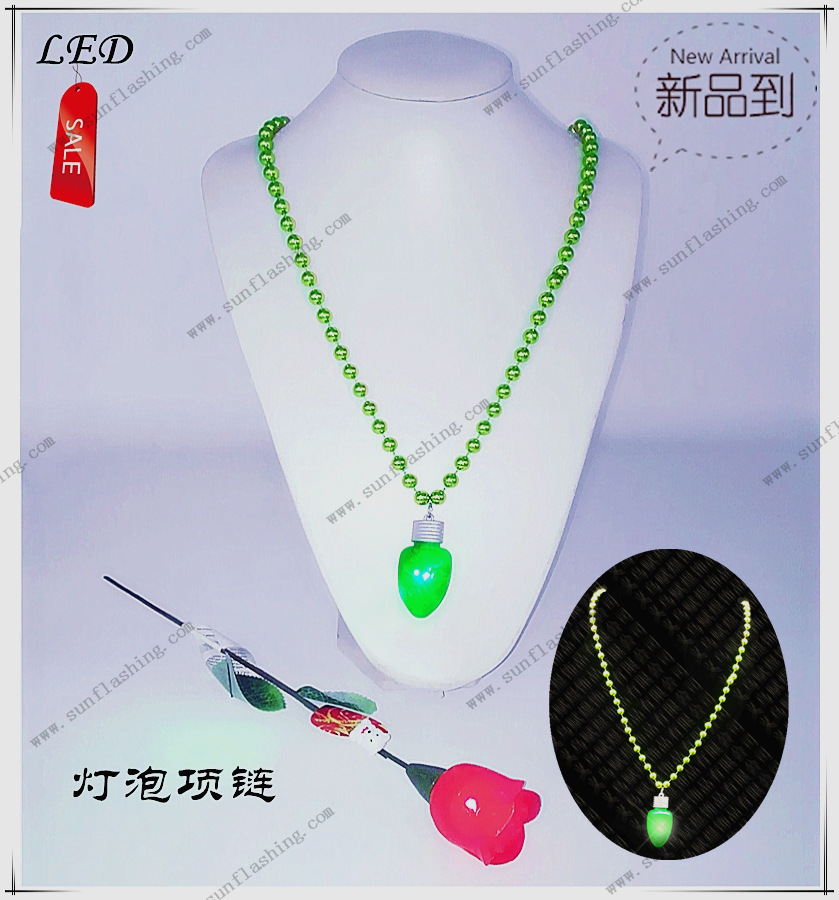 Collar europeo y americano creativo joyería bombilla colgante collar Navidad LED luminoso collar