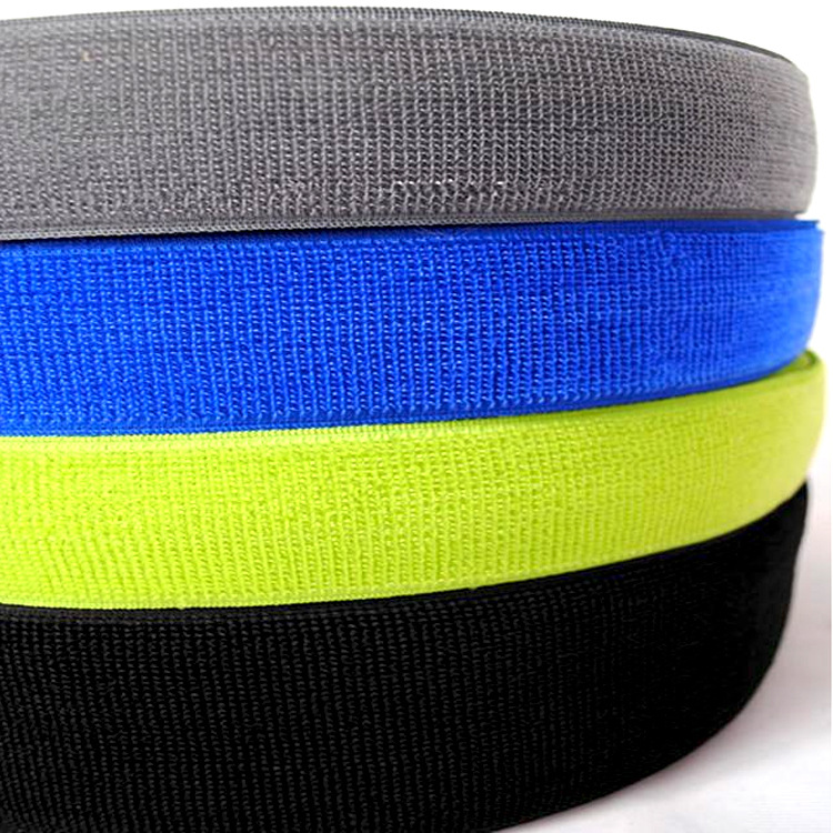 ���ҹ�Ӧ�ɽ���ħ�����ڰײ�ɫ����ë��������۲�ץëħ����