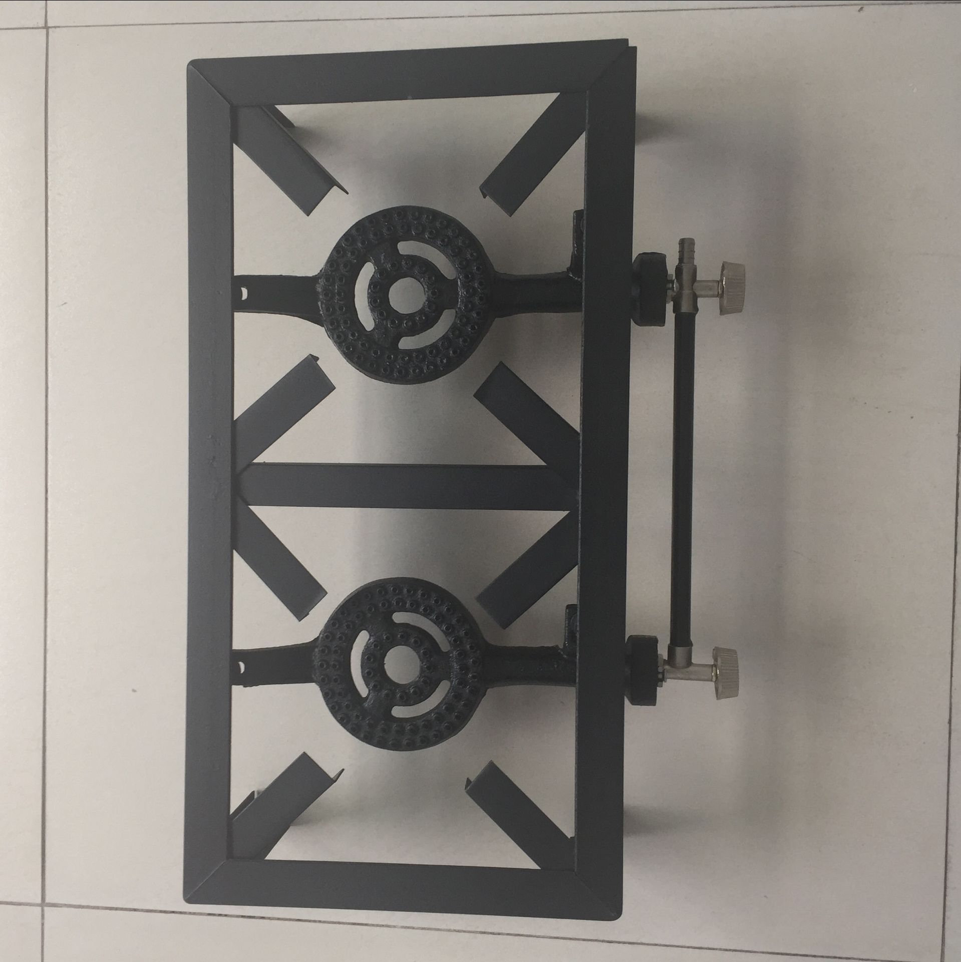 Horno de hierro fundido de acero en ángulo transfronterizo Estufa de gas comercial Estufa desmontable Camping portátil al aire libre Estufa doble de hierro fundido al por mayor