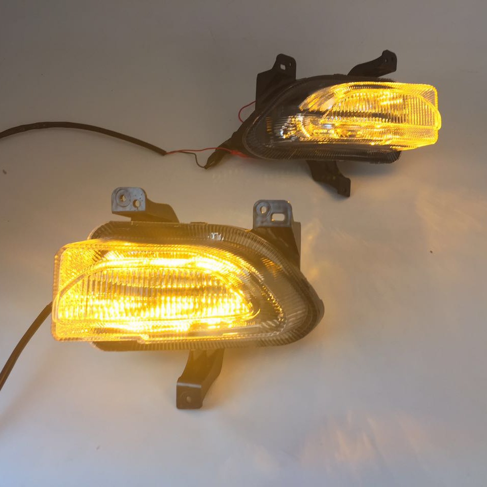 Aplicable a jeep hombre libre luz diurna con luz amarilla dirección diurna luz 2014-18