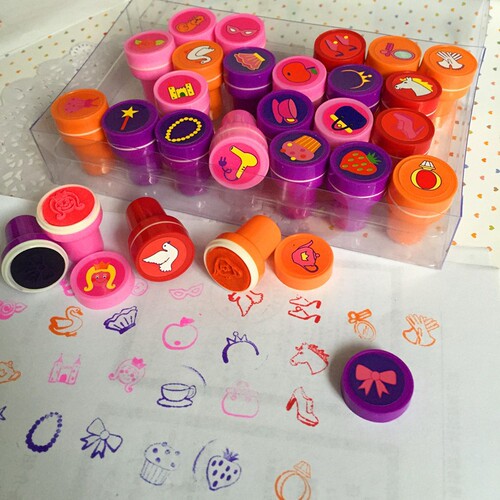 Japanese and Korean cute cartoon diary stamps for children, fun and creative 26 alphanumeric stamp toy set