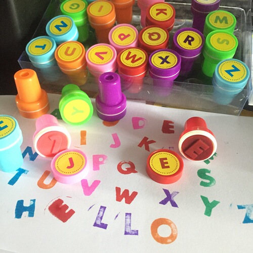 Japanese and Korean cute cartoon diary stamps for children, fun and creative 26 alphanumeric stamp toy set