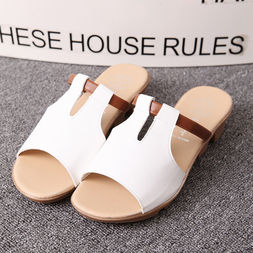 2018 new summer flat women's sandals Korean style flat heel women's sandals large size beach women's shoes wholesale