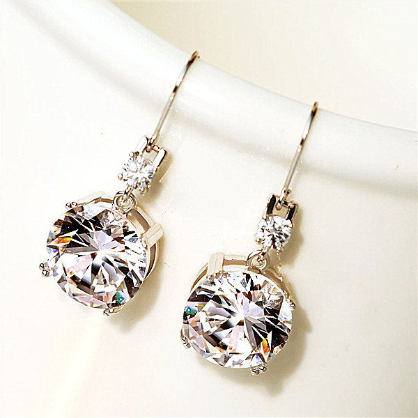 Universal fashionable elegant earrings