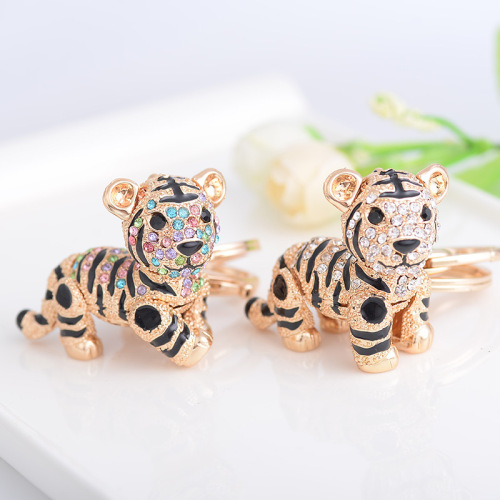 Isiya creative three-dimensional tiger diamond small version car keychain ladies bag pendant manufacturer wholesale