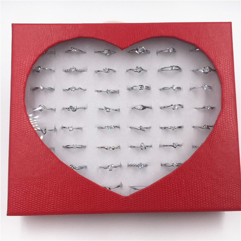 Imitation diamond ring zircon ring female marriage engagement wedding props ring 2 yuan shop stall night market