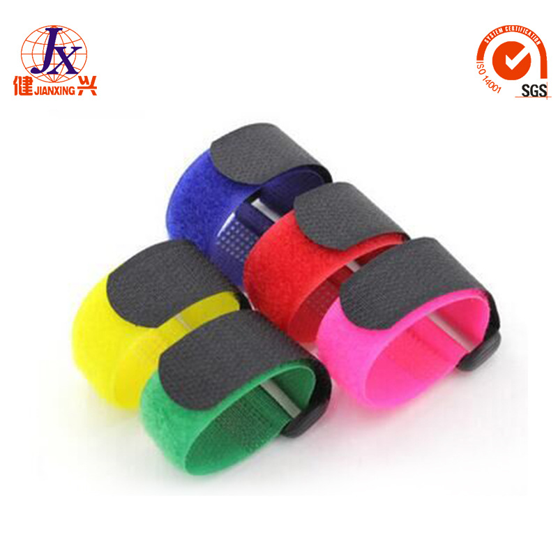 供应电压魔术贴扎带 魔术贴绑带 带扣扎带 捆绑扎带 多功能绑扎带