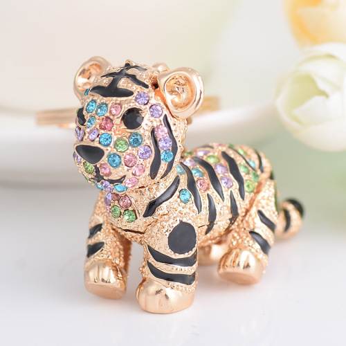 Isiya creative three-dimensional tiger diamond small version car keychain ladies bag pendant manufacturer wholesale