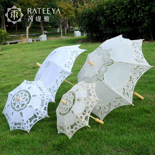 Hot selling wedding supplies decorative umbrella palace wedding lace umbrella bride lace umbrella white bridesmaid flower girl wooden handle umbrella