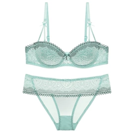 文胸套装;吊袜带;女士三角裤