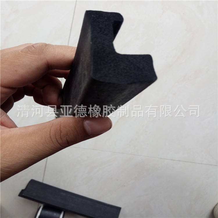 促销优质三元乙丙橡胶密封条 缓冲包边条 epdm密封条 防撞密封条