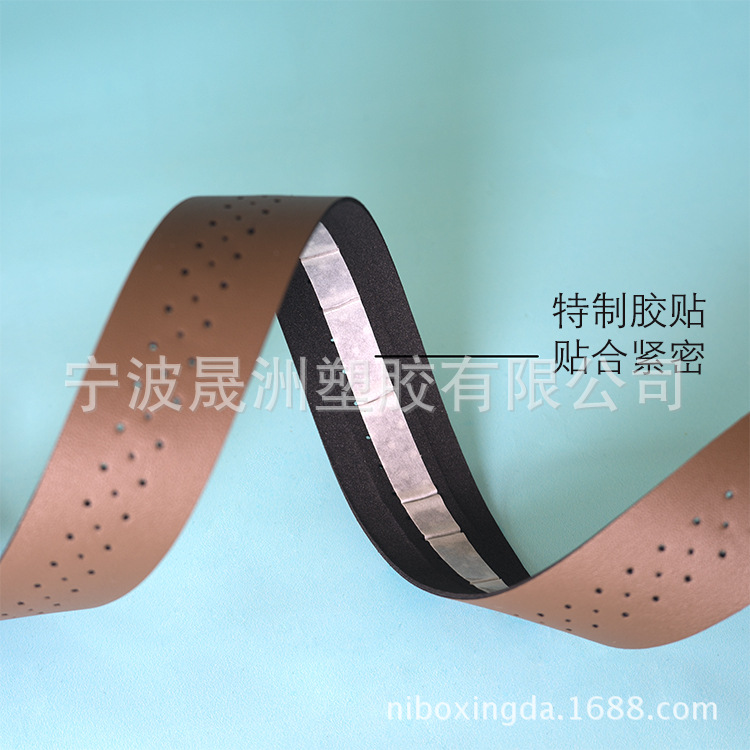 自転車は道路の車を持って穴を開けて自転車を巻いてpuを持って自転車の部品を持ちます。