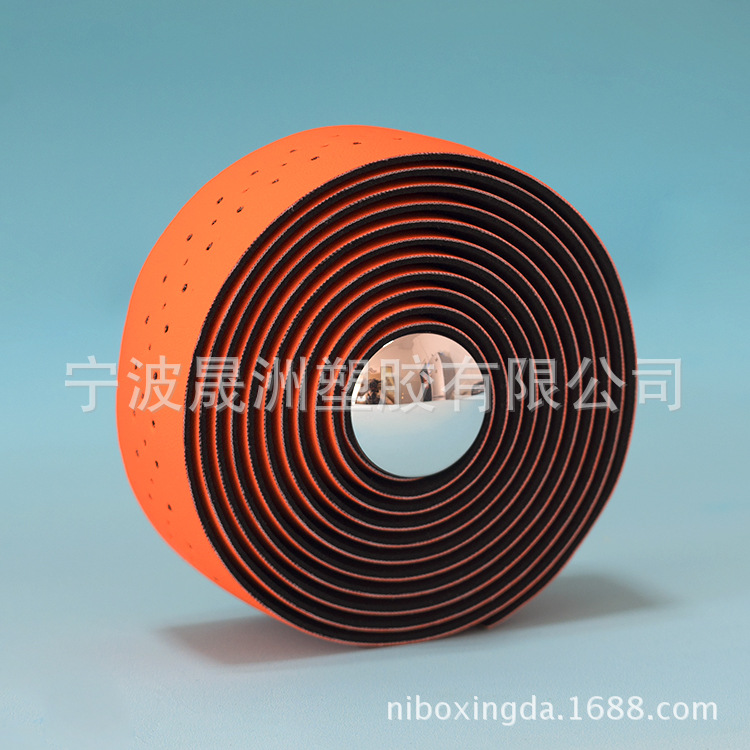 自転車は道路の車を持って穴を開けて自転車を巻いてpuを持って自転車の部品を持ちます。