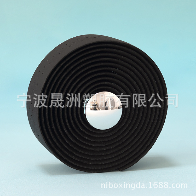 自転車は道路の車を持って穴を開けて自転車を巻いてpuを持って自転車の部品を持ちます。