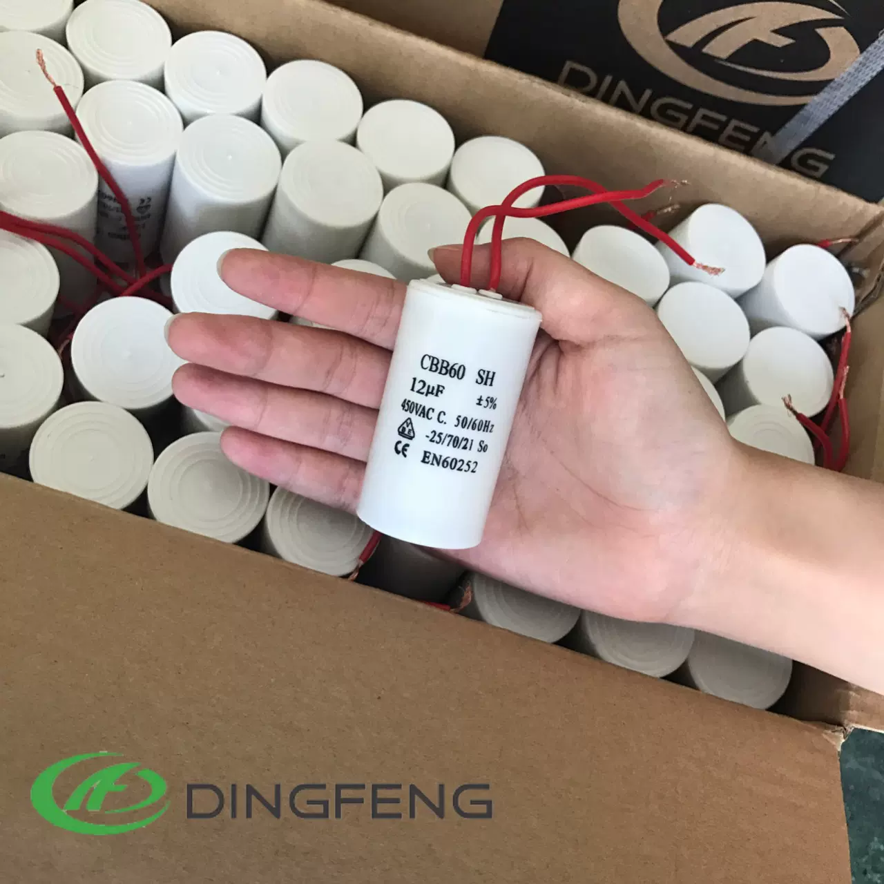 CBB60 质优价优 欢迎采购 25uf 450v 白壳红线 薄膜电容器